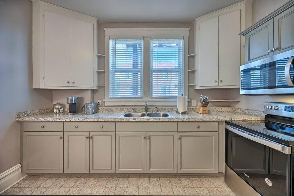 Suites On Seneca - Lovely 2 Bed 1 Bath Apartment Harrisburg Exterior photo